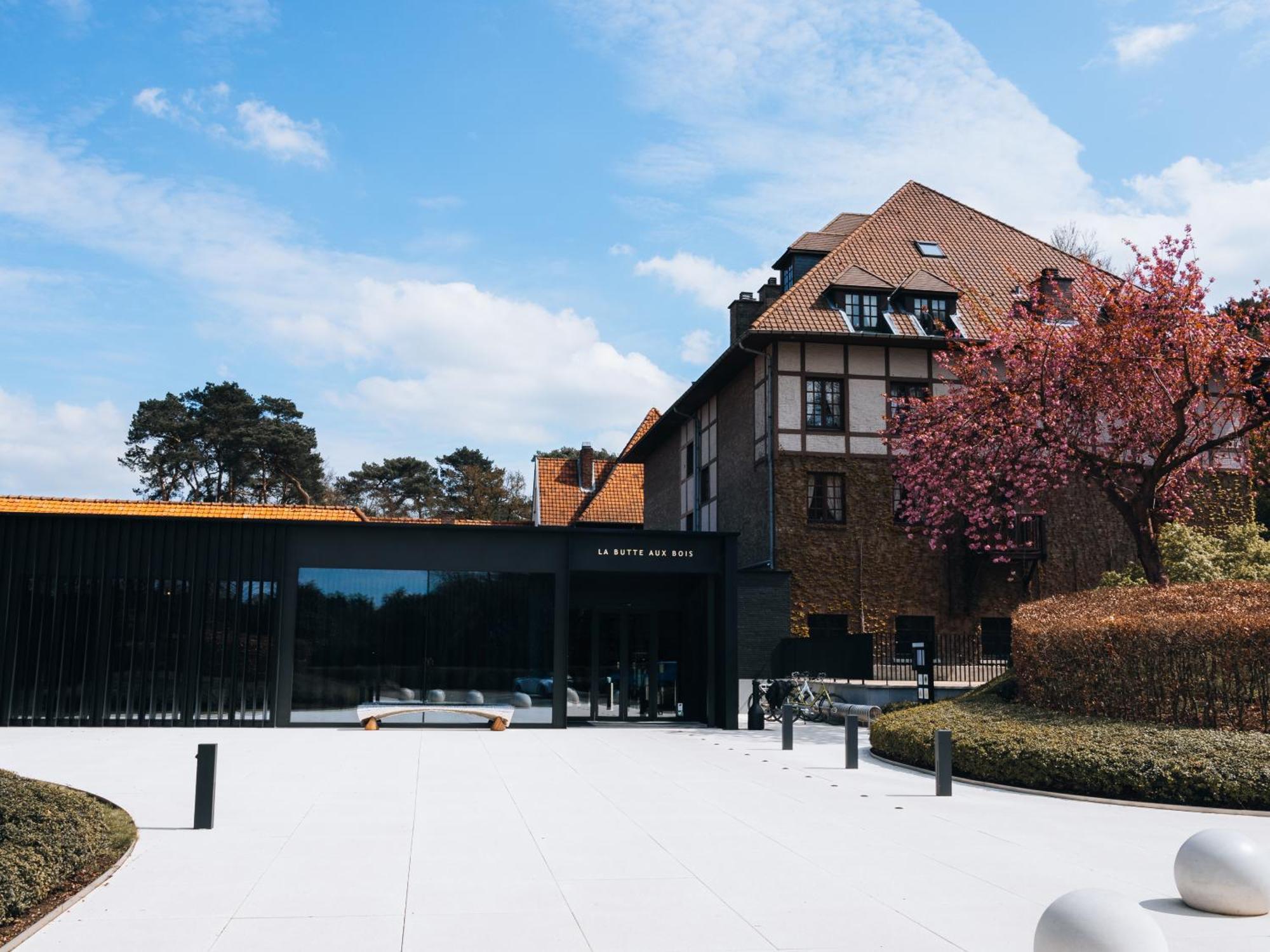 La Butte Aux Bois A Small Luxury Hotel Of The World Lanaken Exterior photo